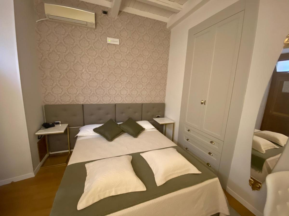 Condotti Rooms Rome Exterior photo